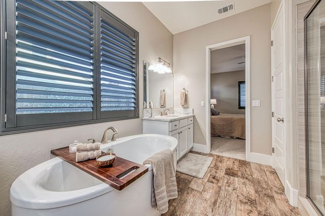 912 Vineyard Court, Madera, CA 93636
