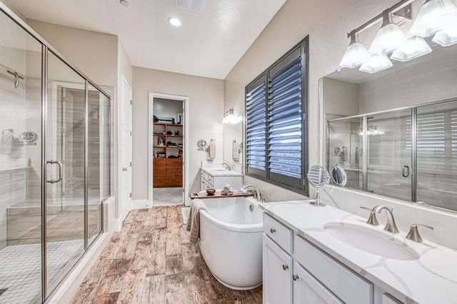 912 Vineyard Court, Madera, CA 93636