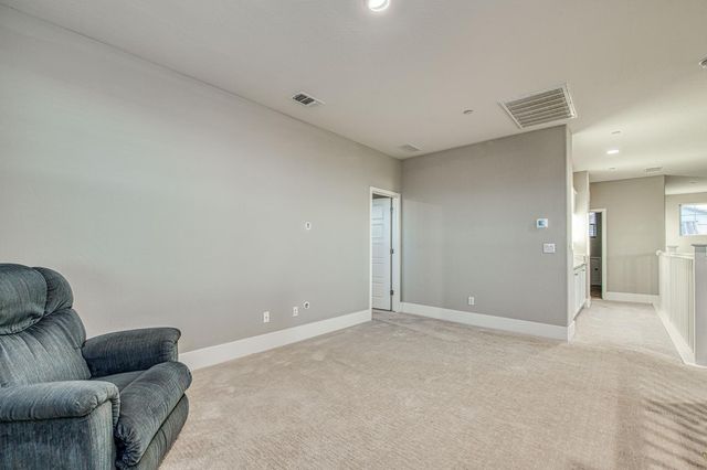 912 Vineyard Court, Madera, CA 93636