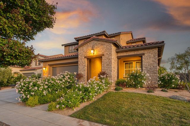 912 Vineyard Court, Madera, CA 93636