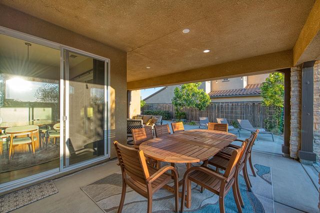 912 Vineyard Court, Madera, CA 93636
