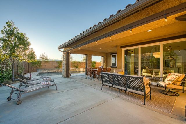912 Vineyard Court, Madera, CA 93636