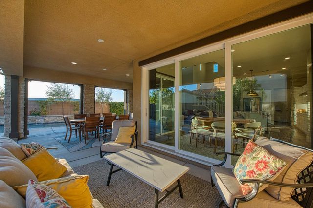 912 Vineyard Court, Madera, CA 93636