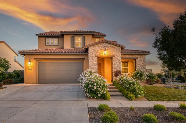 912 Vineyard Court, Madera, CA 93636