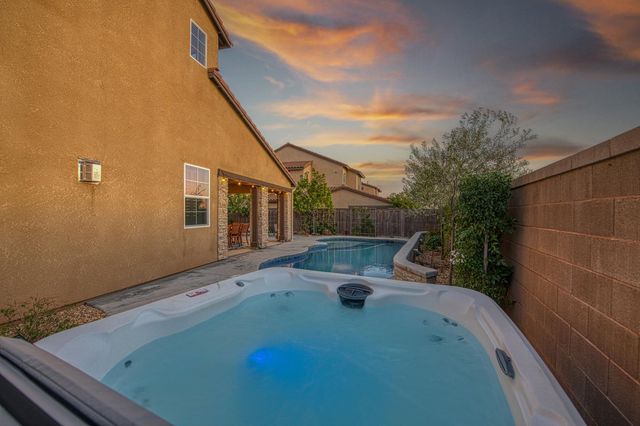 912 Vineyard Court, Madera, CA 93636