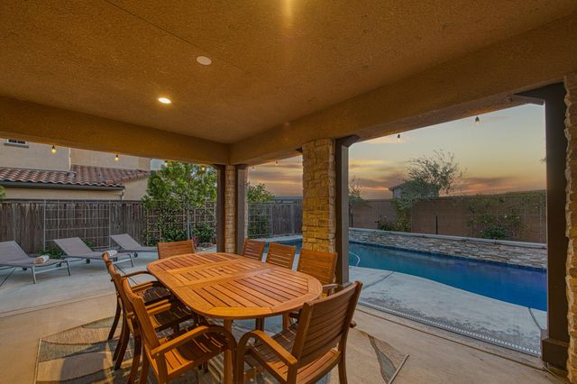 912 Vineyard Court, Madera, CA 93636