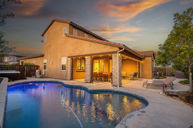 912 Vineyard Court, Madera, CA 93636