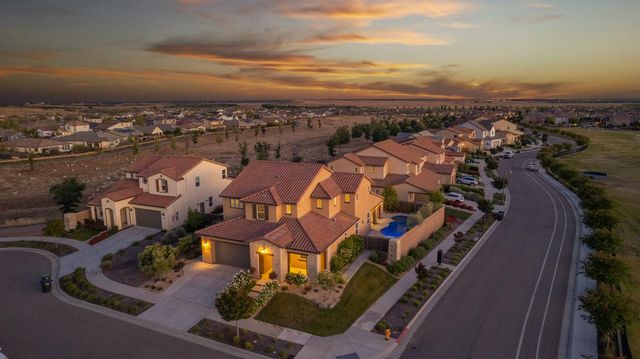 912 Vineyard Court, Madera, CA 93636