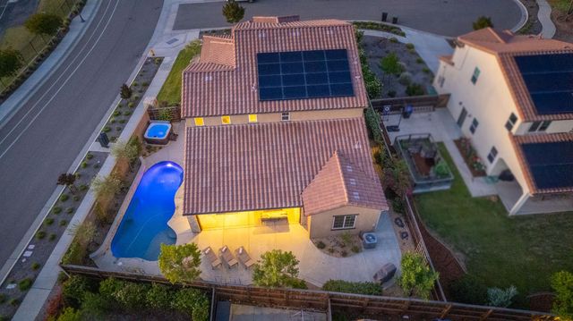 912 Vineyard Court, Madera, CA 93636