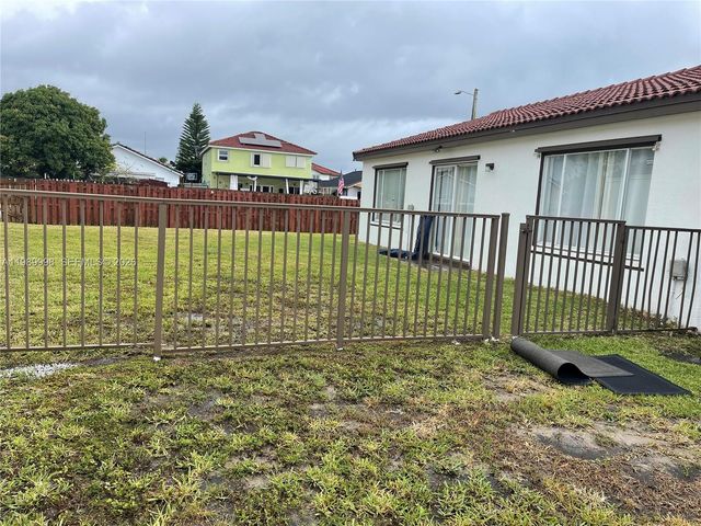 14252 SW 175th Ter, Miami, FL 33177