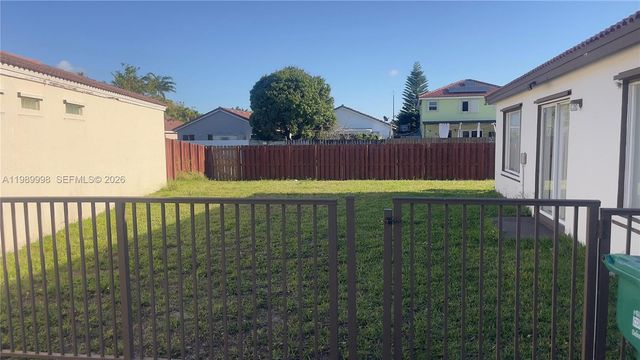 14252 SW 175th Ter, Miami, FL 33177