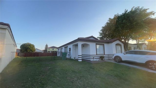 14252 SW 175th Ter, Miami, FL 33177