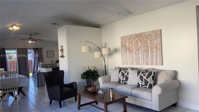 14252 SW 175th Ter, Miami, FL 33177