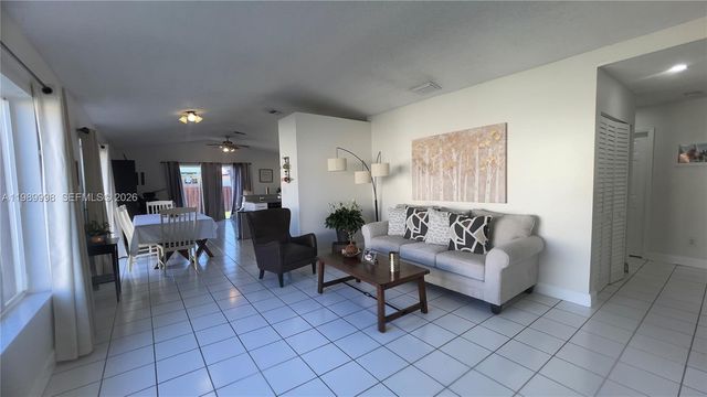 14252 SW 175th Ter, Miami, FL 33177