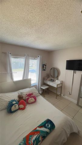 14252 SW 175th Ter, Miami, FL 33177