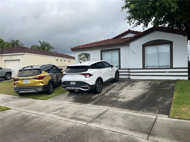 14252 SW 175th Ter, Miami, FL 33177