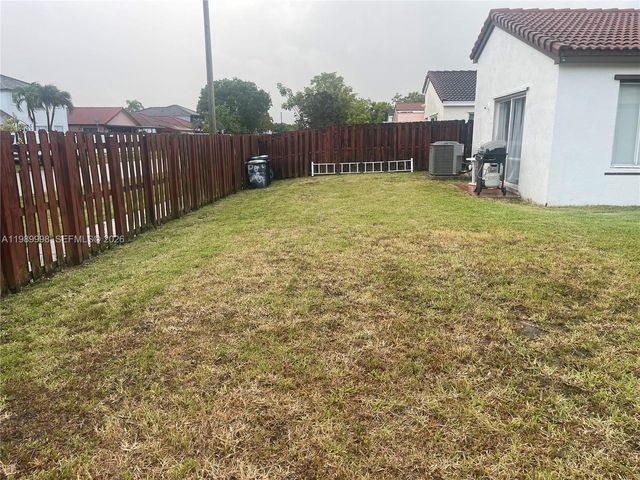 14252 SW 175th Ter, Miami, FL 33177