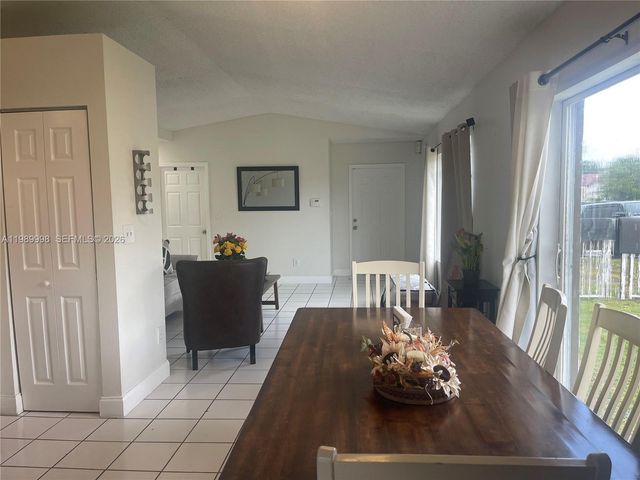 14252 SW 175th Ter, Miami, FL 33177