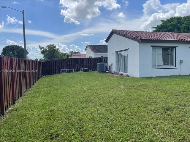 14252 SW 175th Ter, Miami, FL 33177