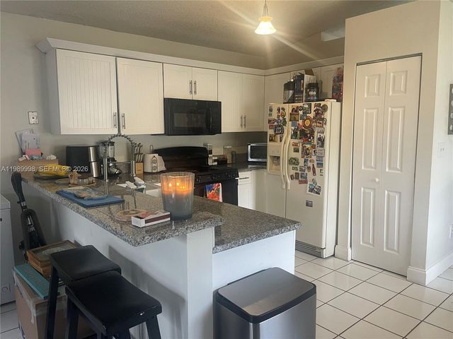 14252 SW 175th Ter, Miami, FL 33177