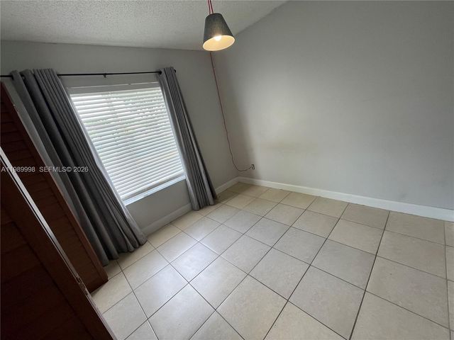 14252 SW 175th Ter, Miami, FL 33177