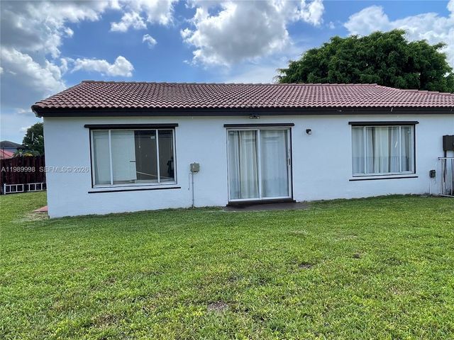 14252 SW 175th Ter, Miami, FL 33177