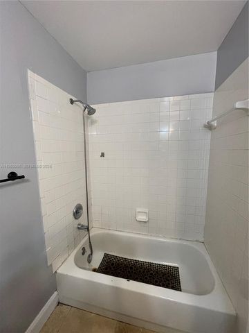 14252 SW 175th Ter, Miami, FL 33177