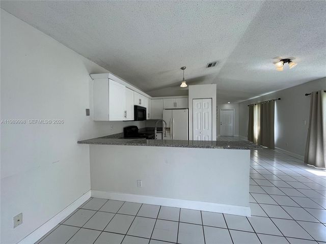 14252 SW 175th Ter, Miami, FL 33177