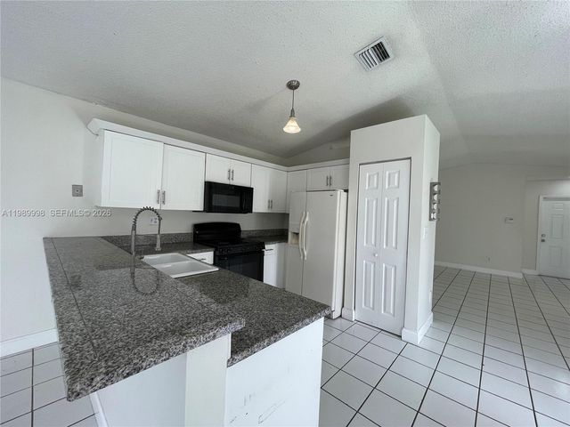 14252 SW 175th Ter, Miami, FL 33177