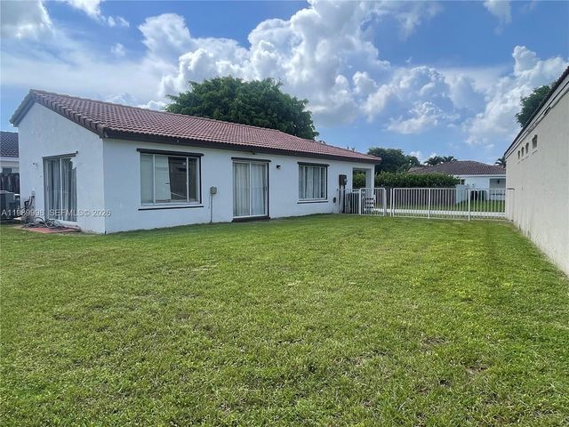14252 SW 175th Ter, Miami, FL 33177
