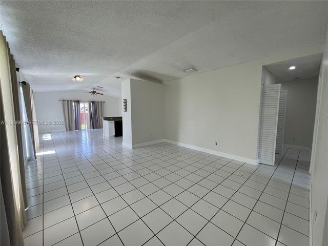 14252 SW 175th Ter, Miami, FL 33177