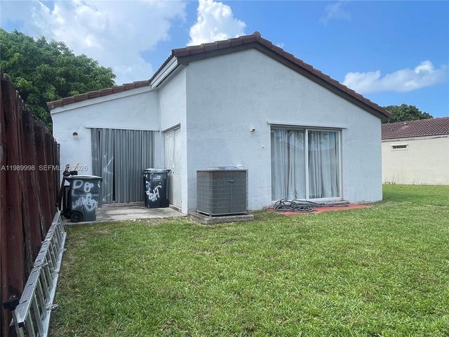 14252 SW 175th Ter, Miami, FL 33177