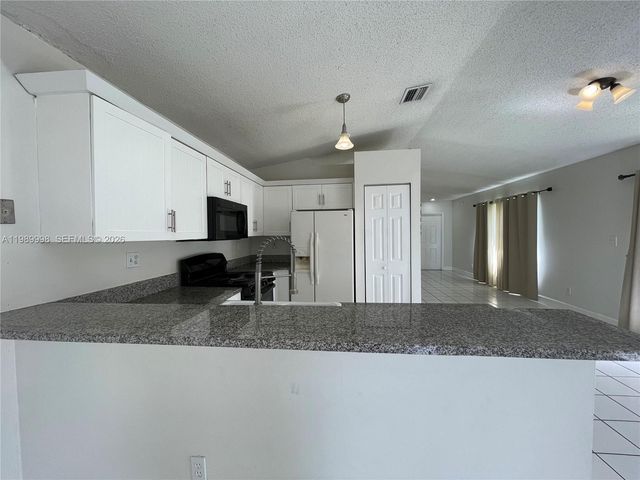 14252 SW 175th Ter, Miami, FL 33177