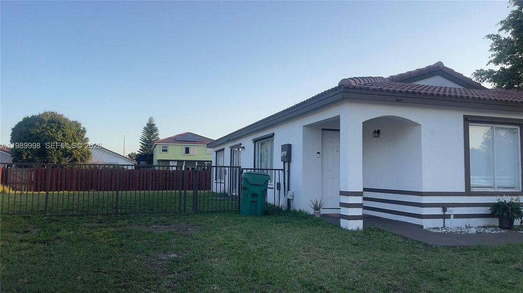 14252 SW 175th Ter, Miami, FL 33177