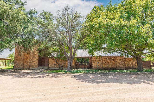 4155 W US Highway 190, San Saba, TX 76877