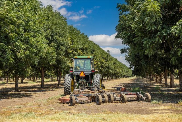 4155 W US Highway 190, San Saba, TX 76877