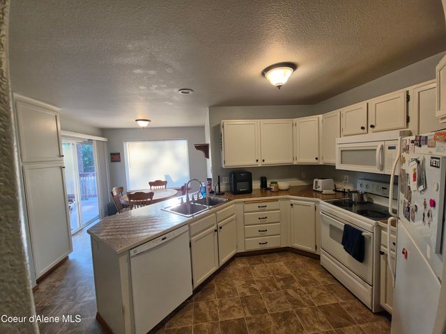 106 S Riverwood CT, Post Falls, ID 83854