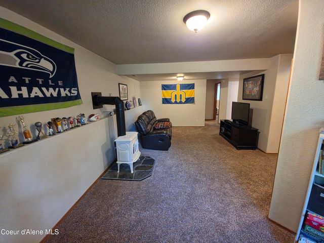 106 S Riverwood CT, Post Falls, ID 83854