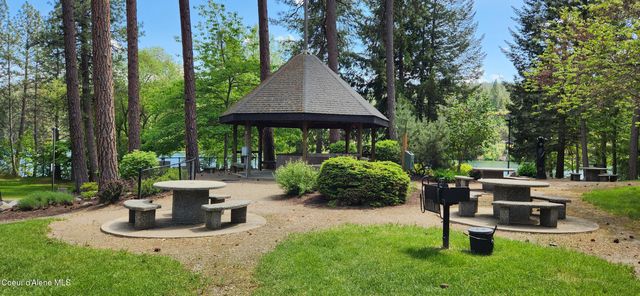 106 S Riverwood CT, Post Falls, ID 83854