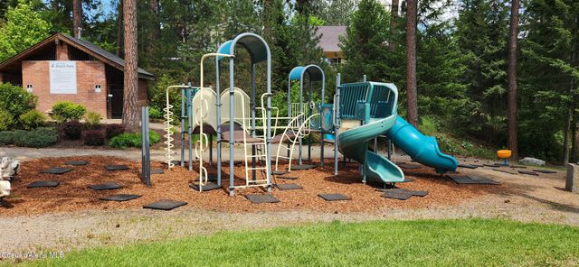 106 S Riverwood CT, Post Falls, ID 83854