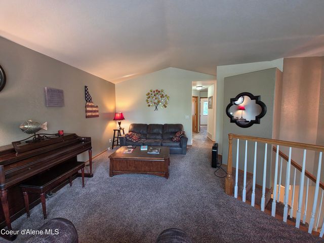 106 S Riverwood CT, Post Falls, ID 83854