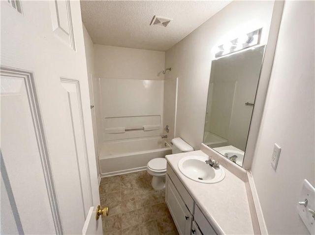 4037 Meadow Glen Way, Fairburn, GA 30213