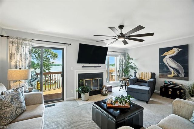 38 Sandie Point LN, Portsmouth, VA 23701