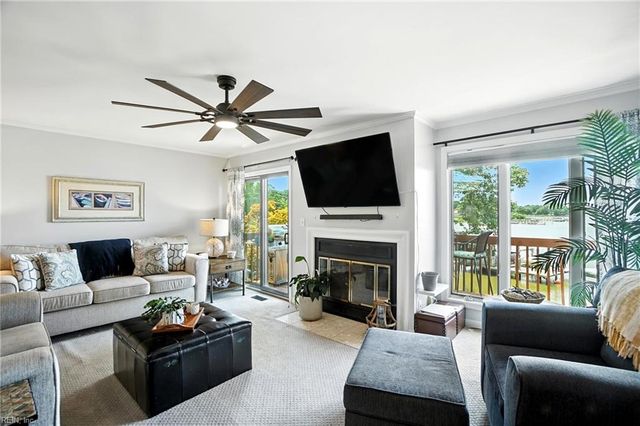 38 Sandie Point LN, Portsmouth, VA 23701