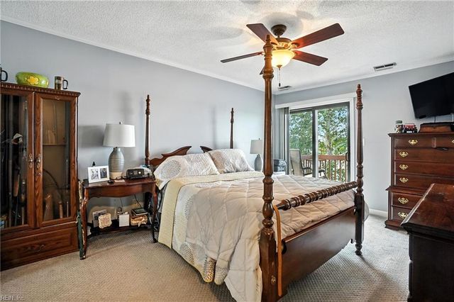38 Sandie Point LN, Portsmouth, VA 23701