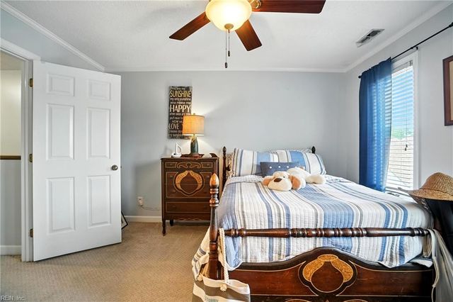 38 Sandie Point LN, Portsmouth, VA 23701