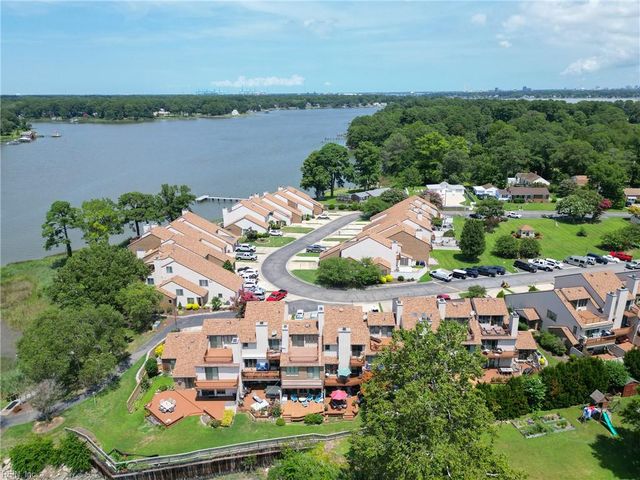 38 Sandie Point LN, Portsmouth, VA 23701