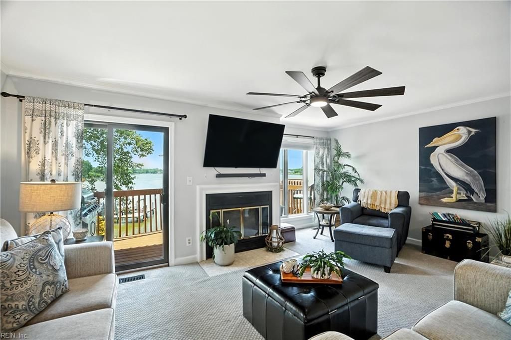 38 Sandie Point LN, Portsmouth, VA 23701