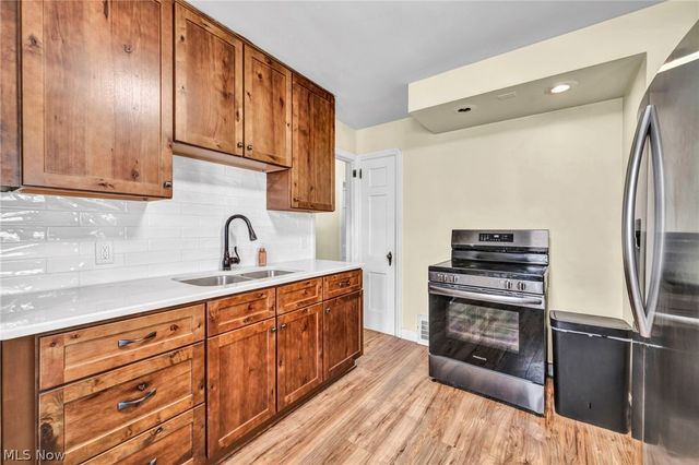 2027 Tampa Avenue, Cleveland, OH 44109