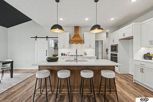 5618 Kestrel Parkway, Elkhorn, NE 68022